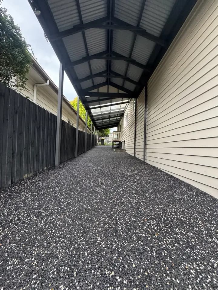 Finished aggregate concreting under a carport